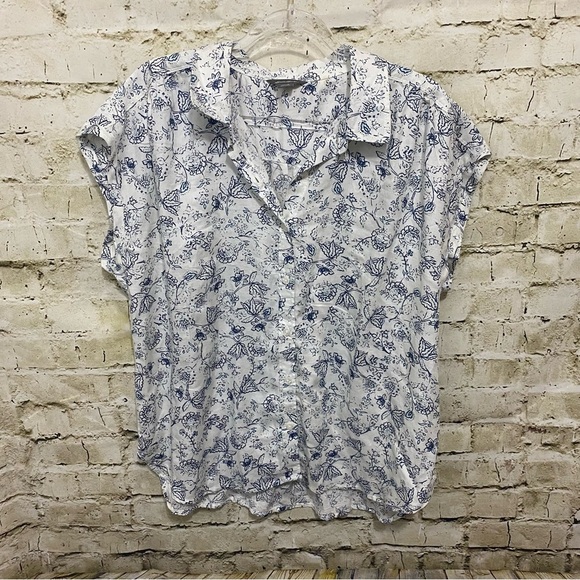 Eddie Bauer Tops - Eddie Bauer White Blue Floral Print Oversized Short Sleeve Top